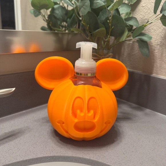 Mickey Mouse Pumpkin Soap Dispenser - Picture 2 of 4